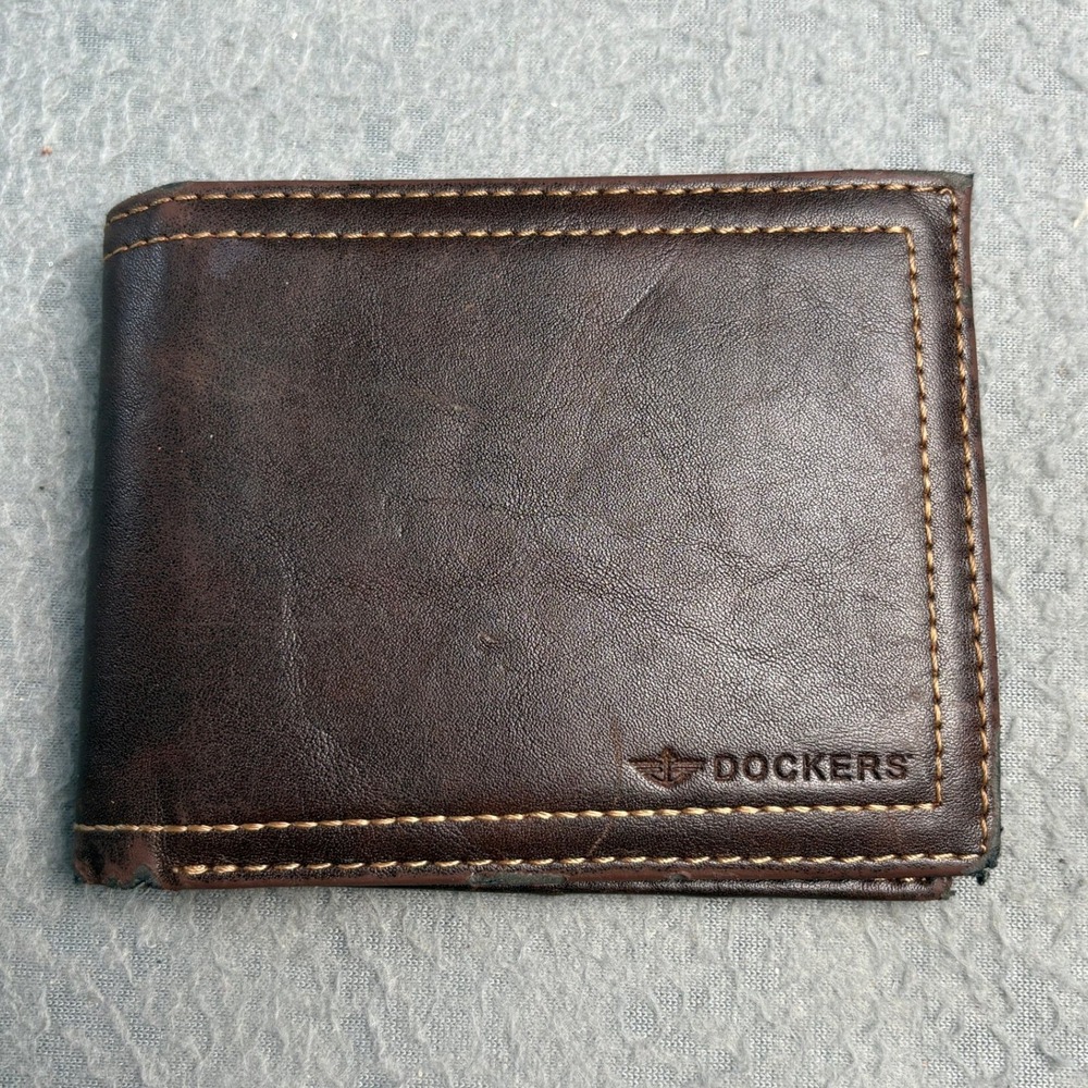 Dockers Mens Bifold Wallet Dark Brown Leather Flip ID Window Anchor Logo Classic